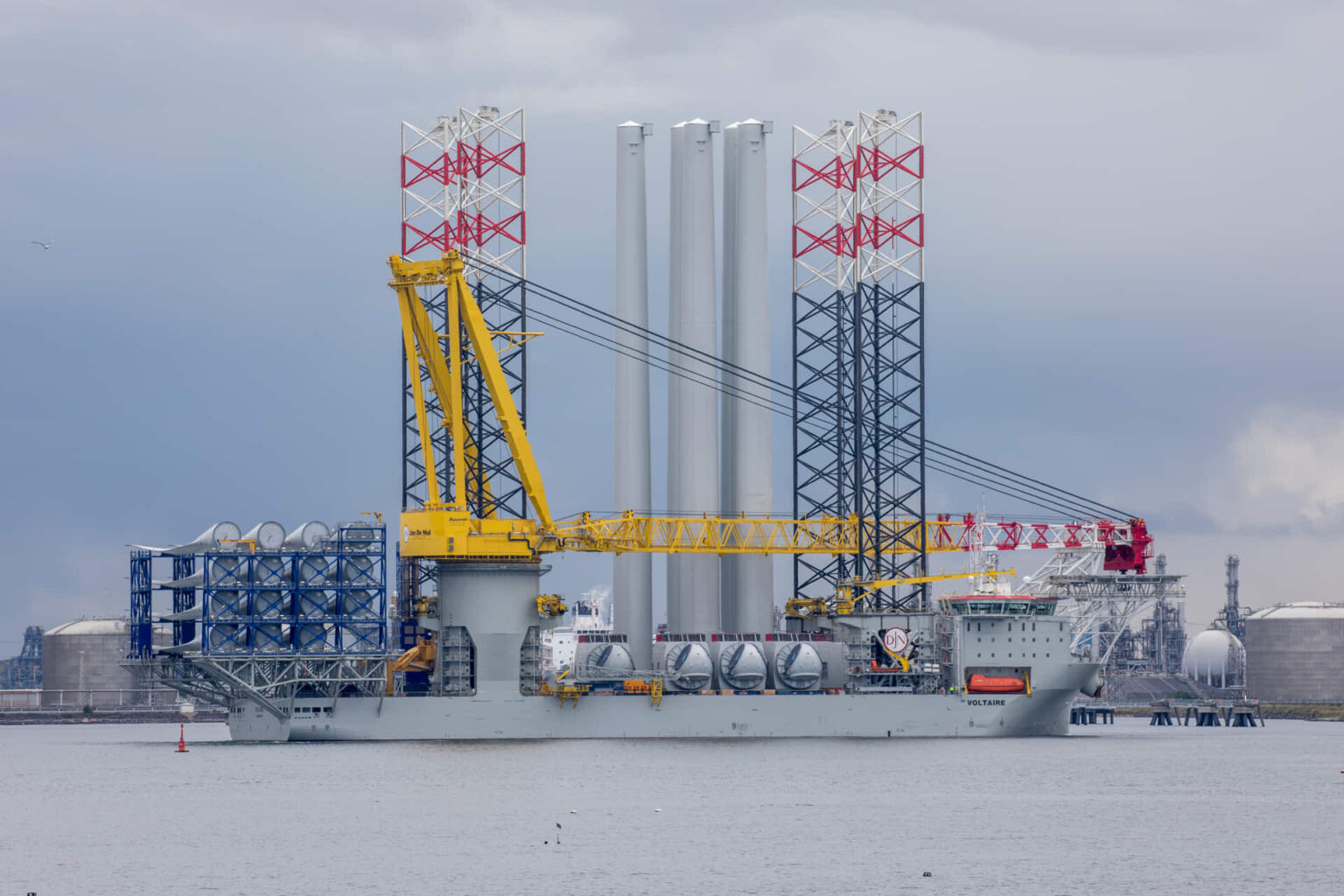 First Power Flows From World's Largest Offshore Wind Farm | Offshore Wind